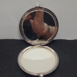 Vintage 1928 Signed Heavy Pewter Silver Tone Art Nouveau Repousse Compact Mirror